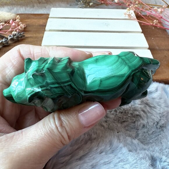 Gorgeous Malachite Lion Carving - Picture 5 of 8